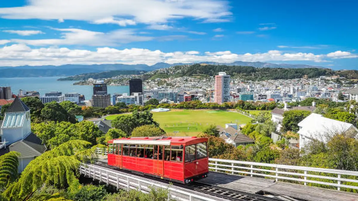 New Zealand Travel Guide: When to Go, Costs & Itineraries