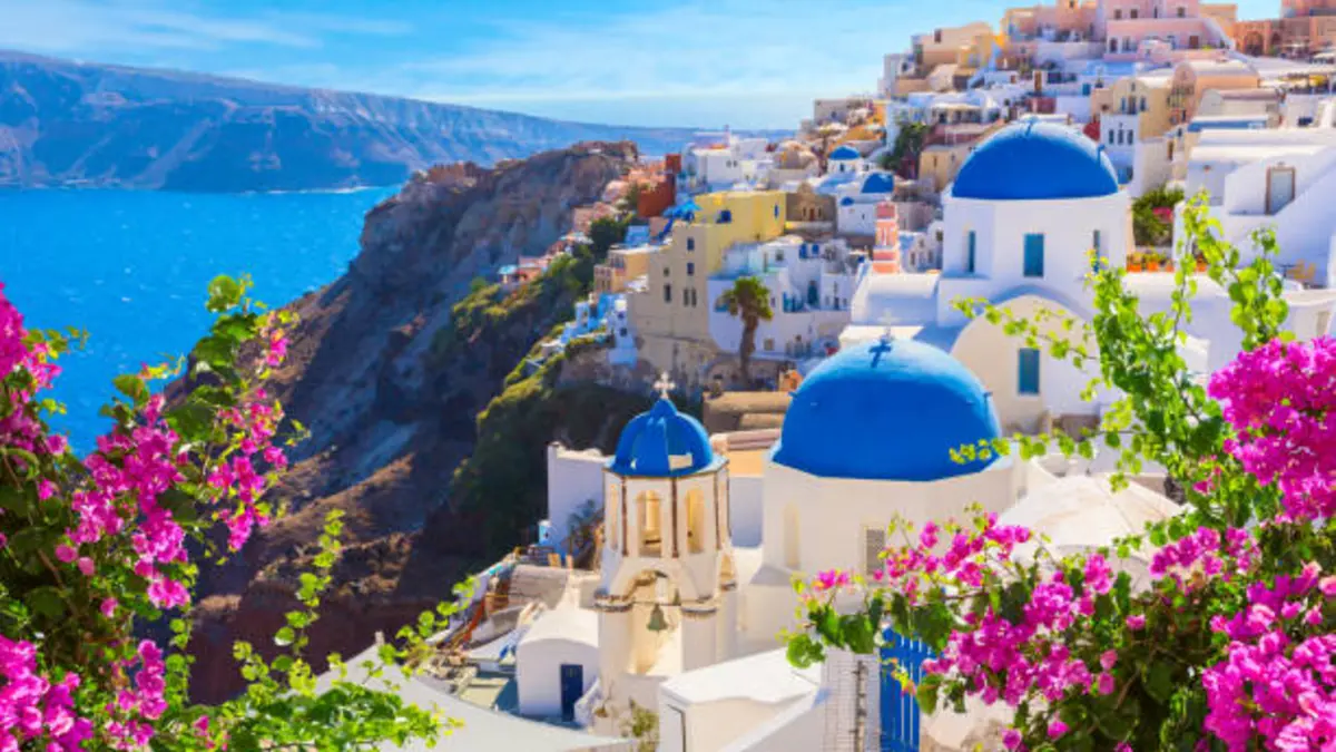 The Complete Santorini Travel Guide for First-Time Visitors